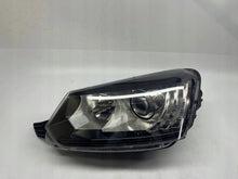 Load image into Gallery viewer, Frontscheinwerfer Skoda Yeti 5L1941015C Xenon Ein Stück (Rechts oder Links)