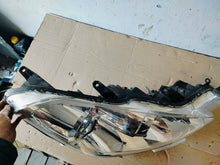 Laden Sie das Bild in den Galerie-Viewer, Frontscheinwerfer Peugeot 4007 Xenon Rechts Scheinwerfer Headlight SCH9660475010dx
