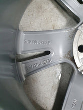 Laden Sie das Bild in den Galerie-Viewer, 1x Alufelge 17 Zoll 7.5" 5x112 51ET Glanz Silber 5H0601025AF VW Golf Viii FEL3946983461jj