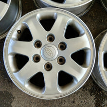 Laden Sie das Bild in den Galerie-Viewer, 4x Alufelge 16 Zoll 6.5" 6x139.7 46ET Glanz Silber 52910-4D100 Hyundai I FEL9508058086cm
