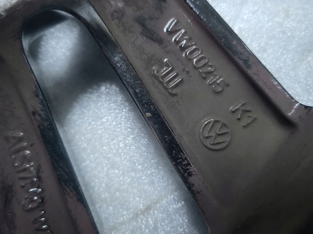 1x Alufelge 15 Zoll 5.5" 5x100 40ET Glanz Schwarz 2G0601025AG VW Polo Rim Wheel