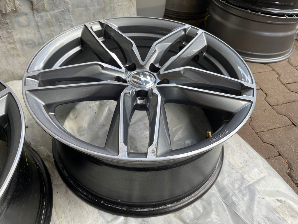 1x Alufelge 19 Zoll 8.5" 5x112 45ET 101028843 Rim Wheel