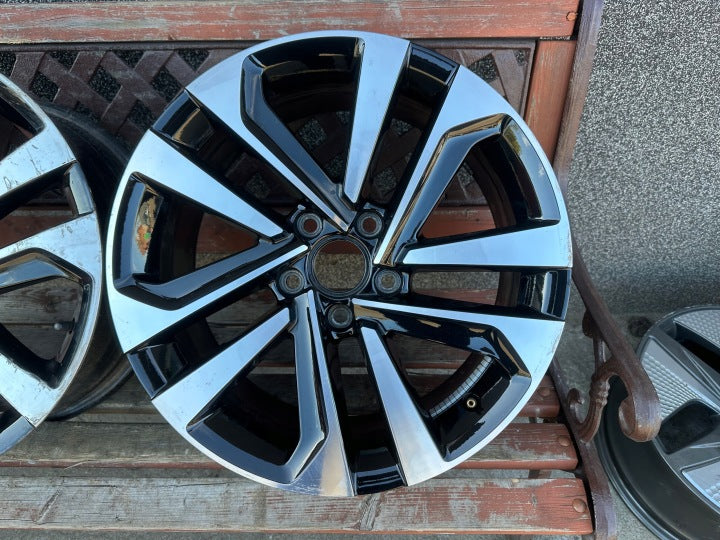 1x Alufelge 17 Zoll 7.0" 5x112 45ET 2GA601025R VW T-Roc Rim Wheel FEL9526381771dt