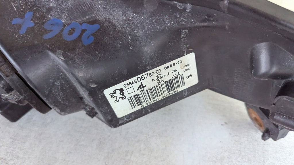 Frontscheinwerfer Peugeot 9686606780 1K0937084D 5K0920861 Links Headlight SCH8119646982ww
