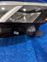 Laden Sie das Bild in den Galerie-Viewer, Frontscheinwerfer Dacia Sandero III 260107978R LED Rechts Scheinwerfer Headlight