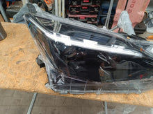 Laden Sie das Bild in den Galerie-Viewer, Frontscheinwerfer Toyota Yaris Cross 0D-312 LED Rechts Scheinwerfer Headlight SCH7803725325da