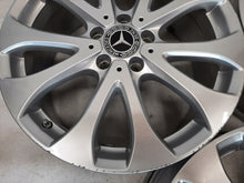 Laden Sie das Bild in den Galerie-Viewer, 4x Alufelge 18 Zoll 8.0" 5x112 43ET Glanz Silber A2134011100 Mercedes-Benz W213 FEL9224160139sc