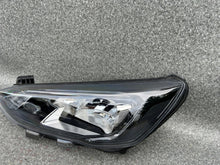 Laden Sie das Bild in den Galerie-Viewer, Frontscheinwerfer Ford Focus MX7B-13E015-CE Links Scheinwerfer Headlight SCH7688340542tq