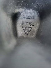 Laden Sie das Bild in den Galerie-Viewer, 1x Alufelge 17 Zoll 8.5" 5x130 55ET Glanz Silber 99636212605 Porsche 996 Carrera FEL6462015555wo