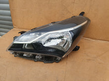 Load image into Gallery viewer, Frontscheinwerfer Toyota Yaris Links Scheinwerfer Headlight SCH4639965502eu