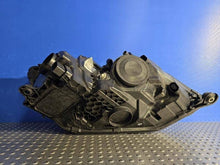 Laden Sie das Bild in den Galerie-Viewer, Frontscheinwerfer Skoda Fabia III 6V1941015B LED Links Scheinwerfer Headlight