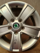 Laden Sie das Bild in den Galerie-Viewer, 1x Alufelge 15 Zoll 6.5" 5x112 50ET Glanz Silber 1Z0601025S Skoda Octavia Ii FEL2570626361ct