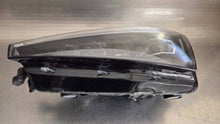 Laden Sie das Bild in den Galerie-Viewer, Frontscheinwerfer Skoda Scala 657941015A LED Links Scheinwerfer Headlight SCH8990831786ox