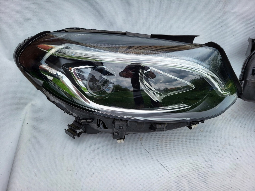 Frontscheinwerfer Mercedes-Benz W246 A2469066901 A2469067001 LED Ein Satz SCH8235189252od