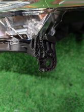 Laden Sie das Bild in den Galerie-Viewer, Frontscheinwerfer Honda Hrv Hr-V Links Scheinwerfer Headlight SCH7682047172bx