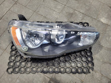 Laden Sie das Bild in den Galerie-Viewer, Frontscheinwerfer Mitsubishi Lancer VIII I P8597 Xenon Rechts Headlight SCH3088164333sk