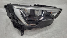 Laden Sie das Bild in den Galerie-Viewer, Frontscheinwerfer Audi Q3 83A941012 LED Rechts Scheinwerfer Headlight