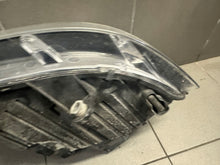 Laden Sie das Bild in den Galerie-Viewer, Frontscheinwerfer VW T5 7E1941015H Links Scheinwerfer Headlight SCH3201547597gm