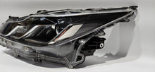 Laden Sie das Bild in den Galerie-Viewer, Frontscheinwerfer Toyota Corolla 81150-02T31 FALSE Scheinwerfer Headlight SCH5641128028mf