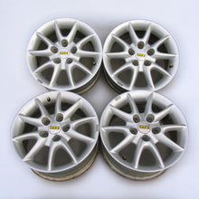 Laden Sie das Bild in den Galerie-Viewer, 1x Alufelge 15 Zoll 7.0&quot; 5x112 38ET Glanz Silber Audi Rim Wheel