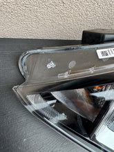 Laden Sie das Bild in den Galerie-Viewer, Frontscheinwerfer Hyundai I20 III 92101-Q0050 Links Scheinwerfer Headlight