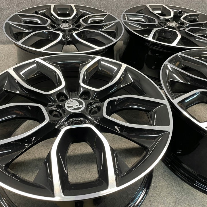 4x Alufelge 19 Zoll 8.0" 5x112 45ET Glanz Silber 57A601025C Skoda Kodiaq FEL7686764052xh