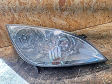 Laden Sie das Bild in den Galerie-Viewer, Frontscheinwerfer Mitsubishi Colt 0301208202 Rechts Scheinwerfer Headlight