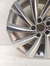 Load image into Gallery viewer, 1x Alufelge 18 Zoll 7.5" 5x112 48ET Glanz Silber 5E3601025AS Skoda Octavia Iv FEL8363483368iq
