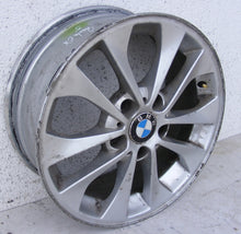 Load image into Gallery viewer, 1x Alufelge 17 Zoll 7.0&quot; 5x120 47ET Glanz Silber 6757042 BMW E90 Rim Wheel
