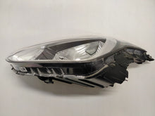 Load image into Gallery viewer, Frontscheinwerfer Hyundai I10 92101B9300 Ein Stück (Rechts oder Links) Headlight