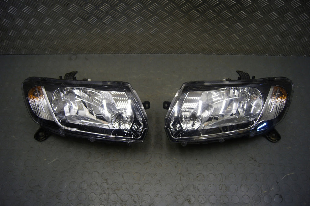 Frontscheinwerfer Dacia Sandero II 260608494R 260105344R Rechts oder Links