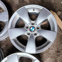 Laden Sie das Bild in den Galerie-Viewer, 4x Alufelge 17 Zoll 7.5" 5x120 20ET Glanz Schwarz 6762001 BMW E60 E61 Rim Wheel FEL4685060102mp