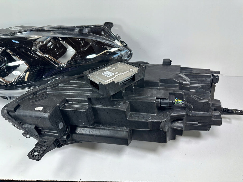 Frontscheinwerfer Ford Kuga LV4B-13E017-AJ LV4B-13E016-AJ Rechts oder Links SCH6596002032nj