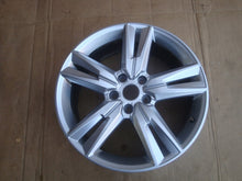 Laden Sie das Bild in den Galerie-Viewer, 1x Alufelge 18 Zoll 7.0" 5x112 45ET 575601025G Seat Ateca Rim Wheel FEL5122629021el