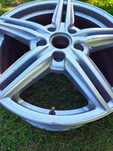 Load image into Gallery viewer, 1x Alufelge 19 Zoll 8.5" 5x130 59ET Matt Silber 7P5601025E Porsche Rim Wheel FEL8910793833ls