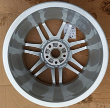 Load image into Gallery viewer, 1x Alufelge 18 Zoll 8.0&quot; 5x112 43ET Glanz Silber 8E0601025 Audi Rim Wheel