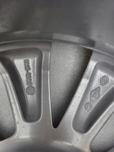Load image into Gallery viewer, 1x Alufelge 16 Zoll 6.5" 4x100 37ET Glanz Silber 403008062R Renault Clio I FEL8067087725cd