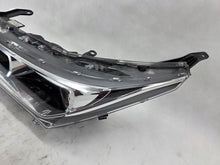 Laden Sie das Bild in den Galerie-Viewer, Frontscheinwerfer Toyota Corolla 81170-02L50-00 Links Scheinwerfer Headlight SCH5909966597wa