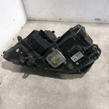Load image into Gallery viewer, Frontscheinwerfer VW Passat B7 3AB941752 Vorderseite Scheinwerfer Headlight SCH7594310424it