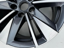 Laden Sie das Bild in den Galerie-Viewer, 1x Alufelge 17 Zoll 7.0&quot; 5x112 45ET 57A601025AA Skoda Rim Wheel