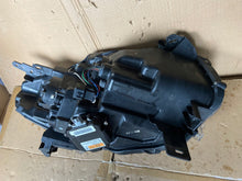 Laden Sie das Bild in den Galerie-Viewer, Frontscheinwerfer Renault Koleos 260602178R Xenon Links Scheinwerfer Headlight