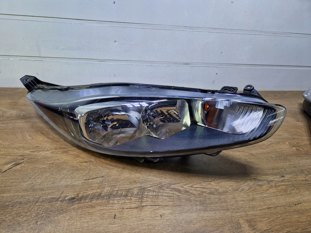 Frontscheinwerfer Ford Fiesta C1BB-13W029-AH Rechts Scheinwerfer Headlight