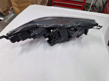 Load image into Gallery viewer, Frontscheinwerfer Toyota Yaris Full LED Ein Stück (Rechts oder Links) Headlight SCH1040969436gk