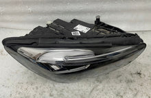 Laden Sie das Bild in den Galerie-Viewer, Frontscheinwerfer Mercedes-Benz W247 A2479061004 LED Rechts Headlight SCH3962822466al