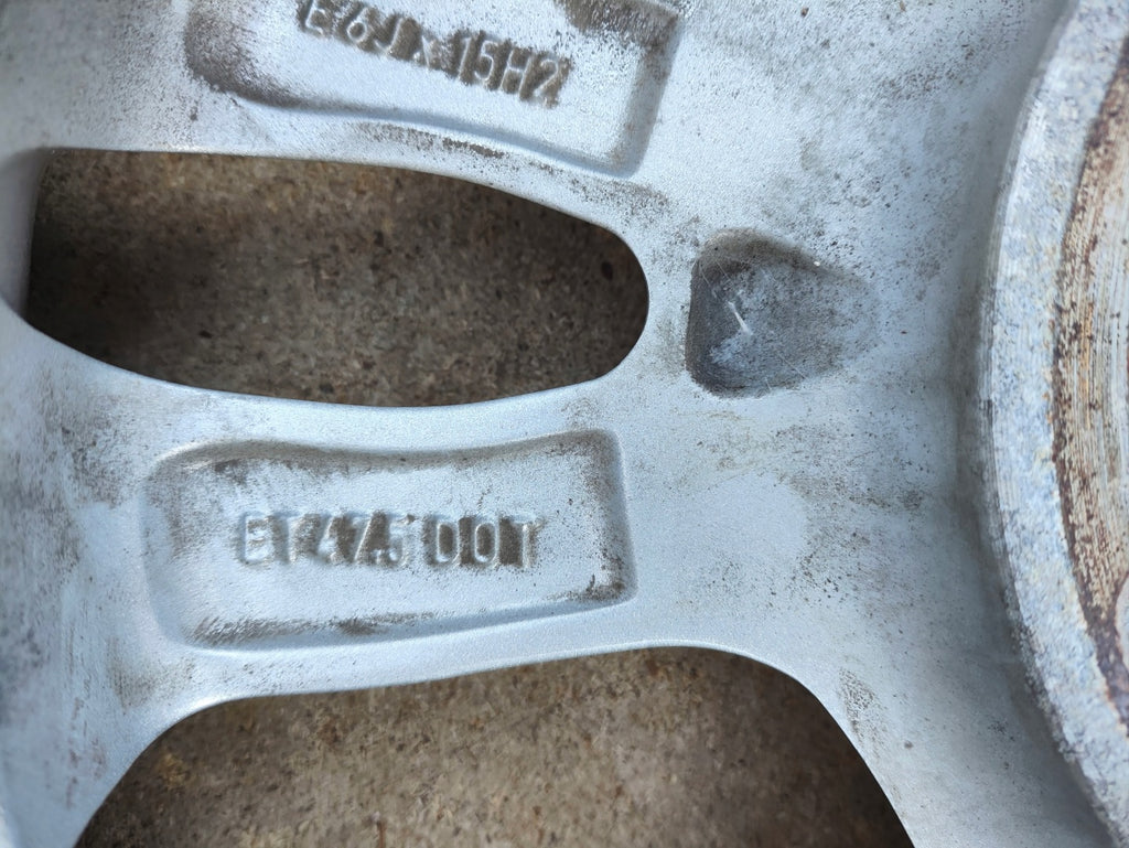 1x Alufelge 15 Zoll 6.0" 4x108 47 5ET Glanz Schwarz E1BJ-1007-AA Ford Fiesta I FEL2405413614hx