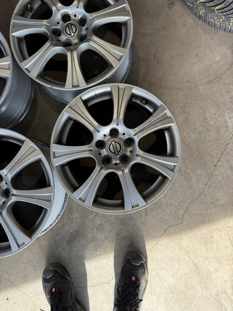 4x Alufelge 16 Zoll 6.5" 5x114.3 40ET Silber RCD10-656 Nissan Rim Wheel FEL8703402587ik