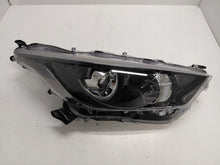 Laden Sie das Bild in den Galerie-Viewer, Frontscheinwerfer Toyota Yaris Rechts Scheinwerfer Headlight SCH7448373902wr