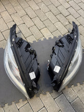Laden Sie das Bild in den Galerie-Viewer, Frontscheinwerfer Mercedes-Benz W221 A2218202939 Ein Stück (Rechts oder Links) SCH6692831251vs
