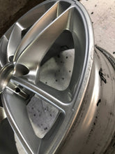 Load image into Gallery viewer, 1x Alufelge 16 Zoll 6.5&quot; 5x112 44ET A1774010100 Mercedes-Benz Rim Wheel