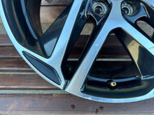 Load image into Gallery viewer, 1x Alufelge 18 Zoll 8.0" 5x108 48ET Glanz Schwarz 9677989877 Peugeot 308 Ii FEL9634440956vo